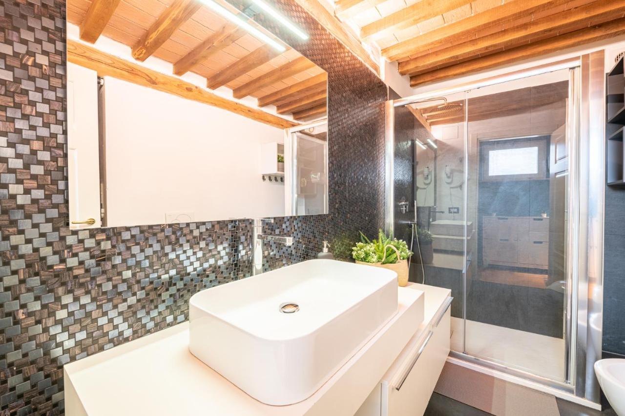 לוקה Casa San Paolino Dentro Le MuraElegant Flat Wifi E Selfcheckin מראה חיצוני תמונה